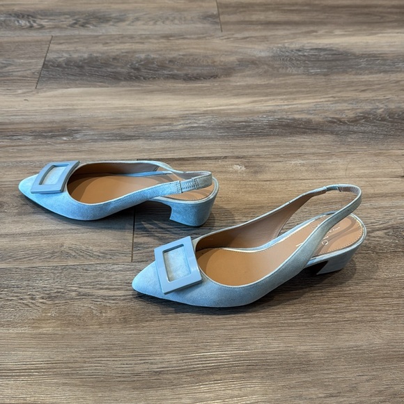 Elegant Blue Slingback Heels - Picture 3 of 7